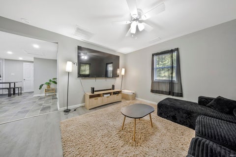 Tiny photo for 809 S Bosse Avenue, Evansville, IN 47712 (MLS # 202641844)