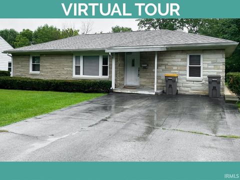 Photo of 703 S High Street, Bloomington, IN 47401 (MLS # 202600722)