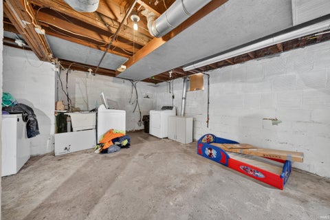 Tiny photo for 527 Burlington Avenue, Logansport, IN 46947 (MLS # 202642140)