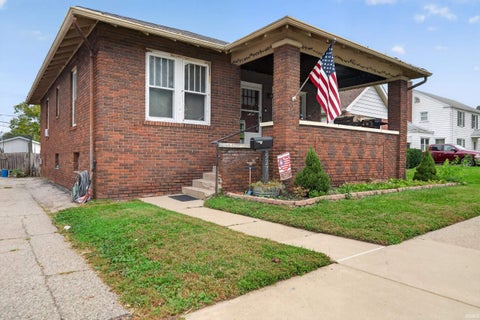 Tiny photo for 527 Burlington Avenue, Logansport, IN 46947 (MLS # 202642140)