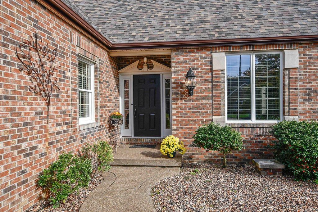 Photo of 210 Shane Court, Evansville, IN 47715 (MLS # 202544890)