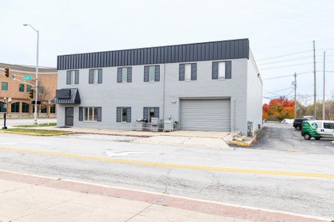 Tiny photo for 301 W Lincoln Avenue, Goshen, IN 46526 (MLS # 202631667)