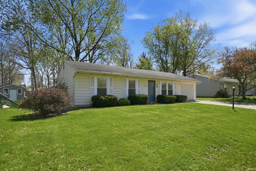 Photo of 6926 Wrangler Trail, Fort Wayne, IN 46835 (MLS # 202614604)