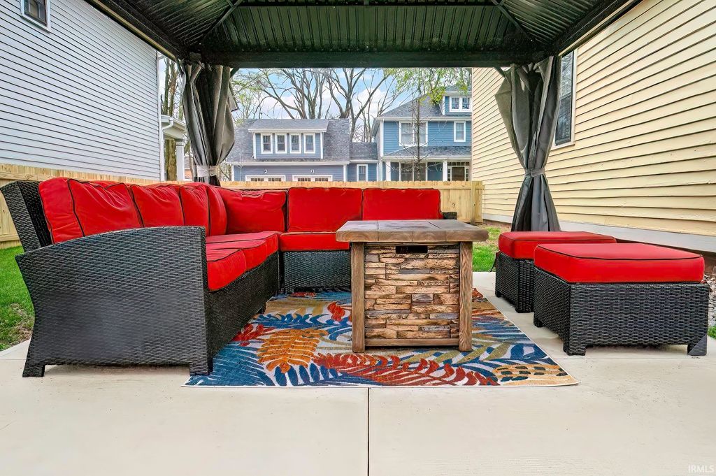 Photo of 1303 Rockhill Street, Fort Wayne, IN 46802 (MLS # 202611468)