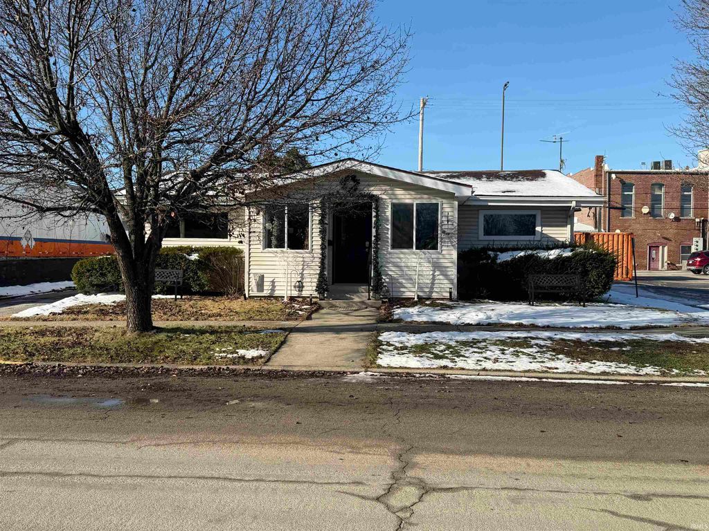 Photo of 88 SE 1st Street, Linton, IN 47441 (MLS # 202549329)