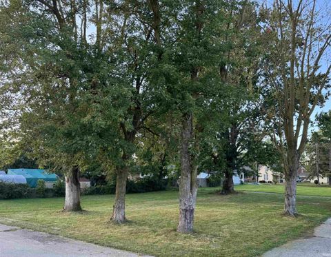 Photo of E Maple Street, Kokomo, IN 46901 (MLS # 202549363)