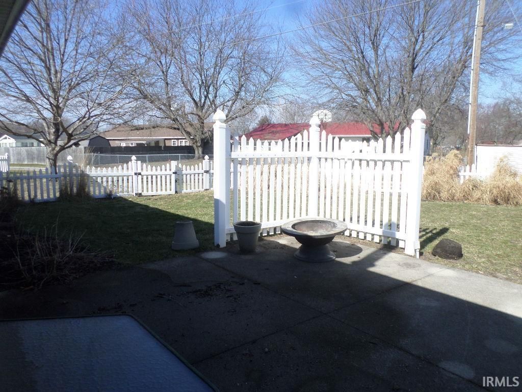 Photo of 922 Arthur Street, Rochester, IN 46975 (MLS # 202606610)