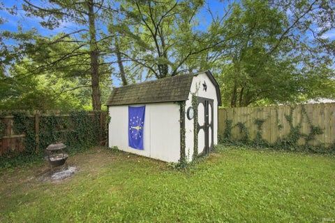 Tiny photo for 8831 Hollowood Drive, Indianapolis, IN 46234 (MLS # 202635305)