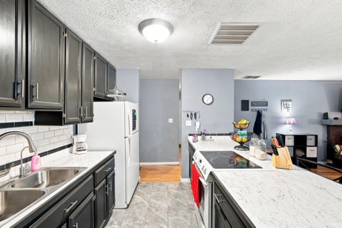 Tiny photo for 8831 Hollowood Drive, Indianapolis, IN 46234 (MLS # 202635305)
