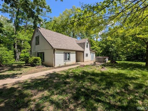 Photo of 925 Pumpkinvine Hill Road, Martinsville, IN 46151 (MLS # 202618476)