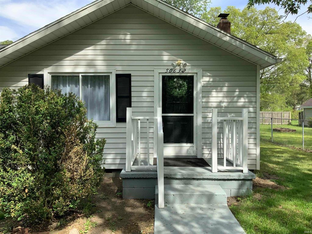 Photo of 50632 Kenilworth Road, South Bend, IN 46637 (MLS # 202619324)