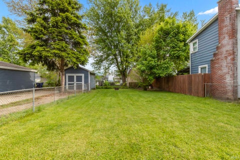 Tiny photo for 950 E Clark Street, Warsaw, IN 46580 (MLS # 202618763)