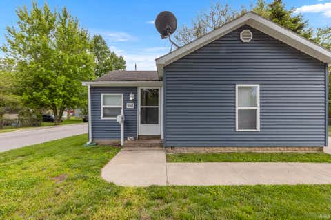 Tiny photo for 950 E Clark Street, Warsaw, IN 46580 (MLS # 202618763)