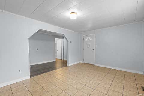Tiny photo for 950 E Clark Street, Warsaw, IN 46580 (MLS # 202618763)