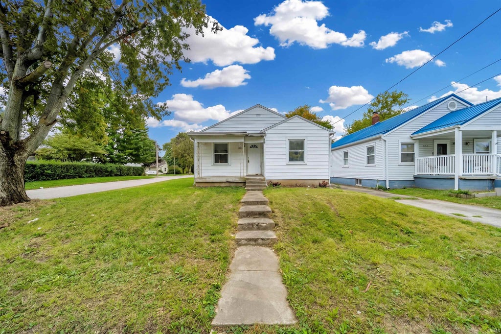 Photo of 3015 S Hackley Street, Muncie, IN 47302 (MLS # 202639813)