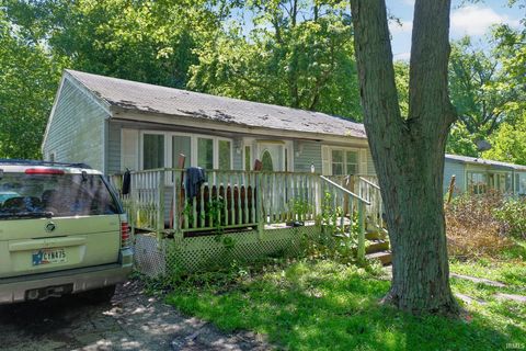 Tiny photo for 2307 Bell Street, Gary, IN 46406 (MLS # 202623401)