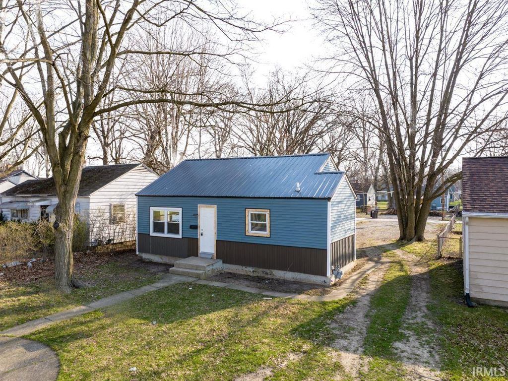 Photo of 4537 Gaywood Drive, Fort Wayne, IN 46806 (MLS # 202610799)