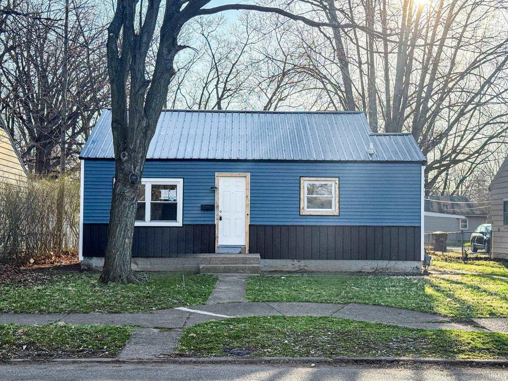 Photo of 4537 Gaywood Drive, Fort Wayne, IN 46806 (MLS # 202610799)