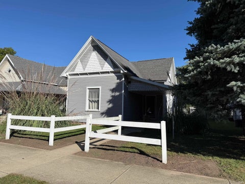 Tiny photo for 706 W Broadway St, Logansport, IN 46947 (MLS # 202641200)
