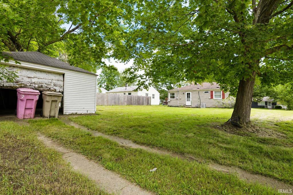 Photo of 2505 Northview Drive, South Bend, IN 46628 (MLS # 202634436)