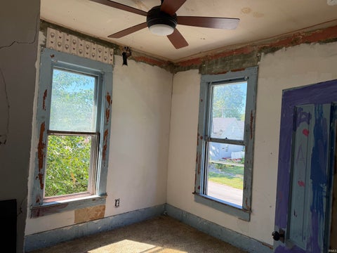 Tiny photo for 125 E Linden Avenue, Logansport, IN 46947 (MLS # 202636930)
