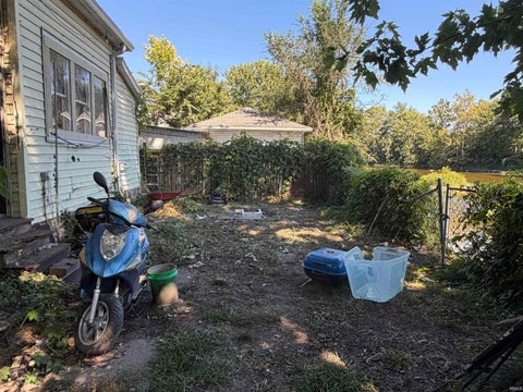 Tiny photo for 125 E Linden Avenue, Logansport, IN 46947 (MLS # 202636930)