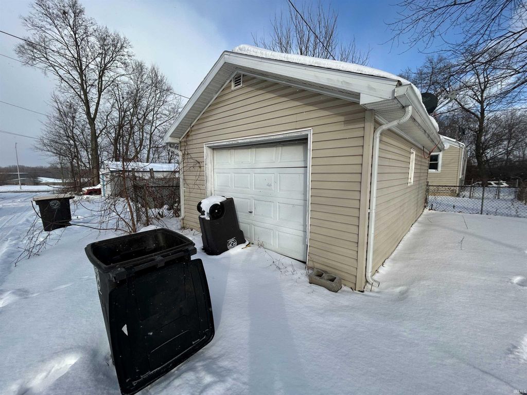 Photo of 1220 Fairview Avenue, Fort Wayne, IN 46803 (MLS # 202613939)