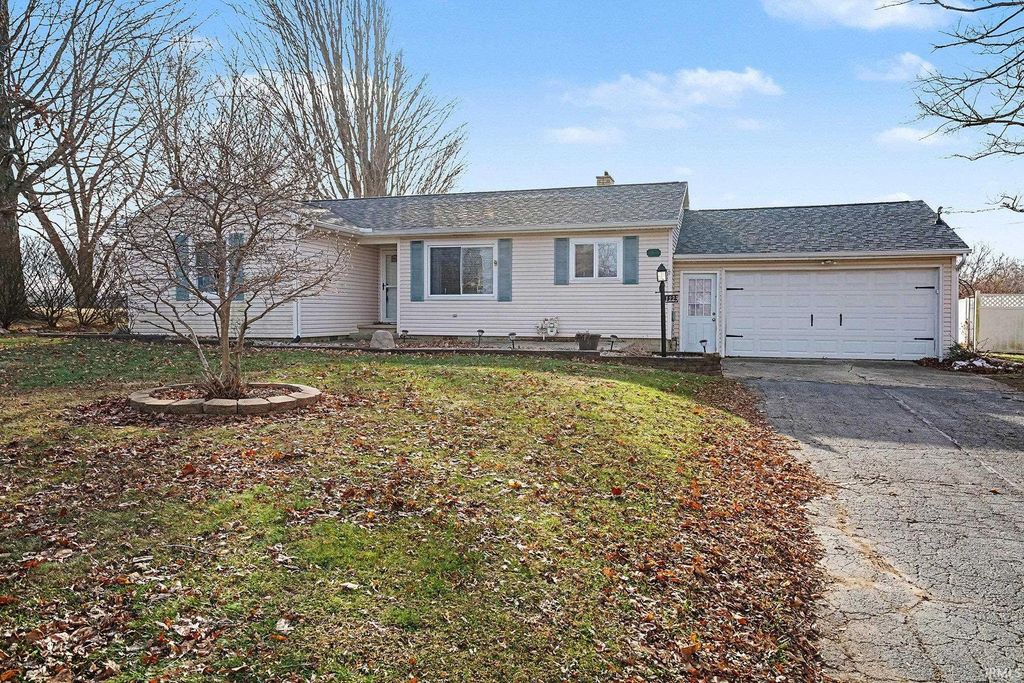 Photo of 1223 W 200 S Road, Warsaw, IN 46580 (MLS # 202549608)