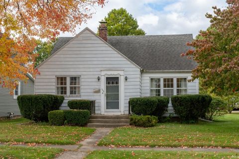 Photo of 433 Studebaker Street, Mishawaka, IN 46545 (MLS # 202544283)