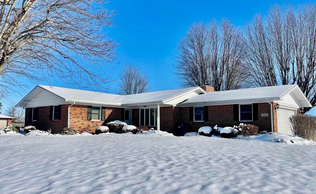 Photo of 904 N HICKORY Lane, Kokomo, IN 46902 (MLS # 202545595)