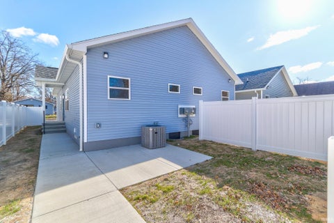 Tiny photo for 1223-1225 Culver Drive, Evansville, IN 47713 (MLS # 202634275)