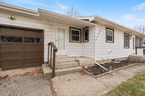 Tiny photo for 1609 Westchester Drive, North Manchester, IN 46962 (MLS # 202608740)