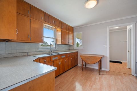 Tiny photo for 1609 Westchester Drive, North Manchester, IN 46962 (MLS # 202608740)