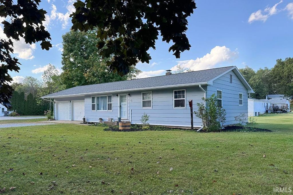 Photo of 11679 State Road 120, Middlebury, IN 46540 (MLS # 202607675)