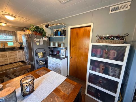 Tiny photo for 508 W Shield Avenue, Monon, IN 47959 (MLS # 202615867)