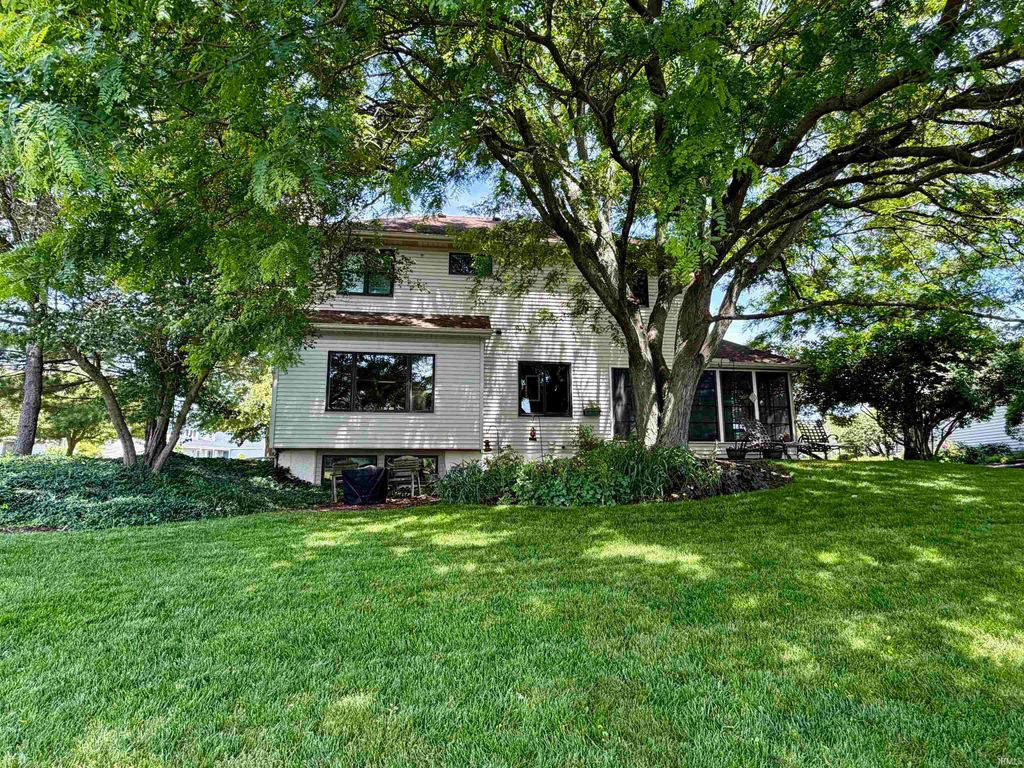 Photo of 6516 Shoreside Drive, Fort Wayne, IN 46845 (MLS # 202621724)