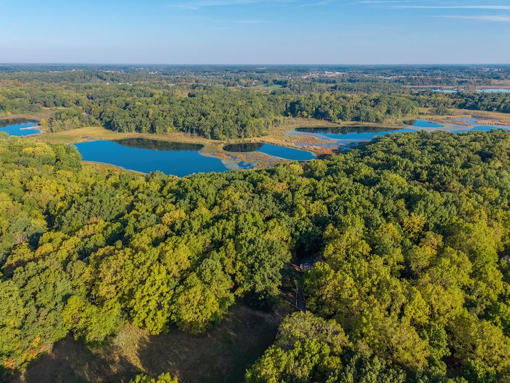 Photo of 4061 N 006 E, Angola, IN 46703 (MLS # 202539252)