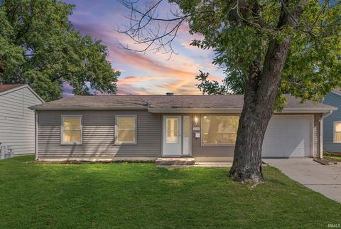 Photo of 2321 Manitoba Drive, Lafayette, IN 47909 (MLS # 202538043)