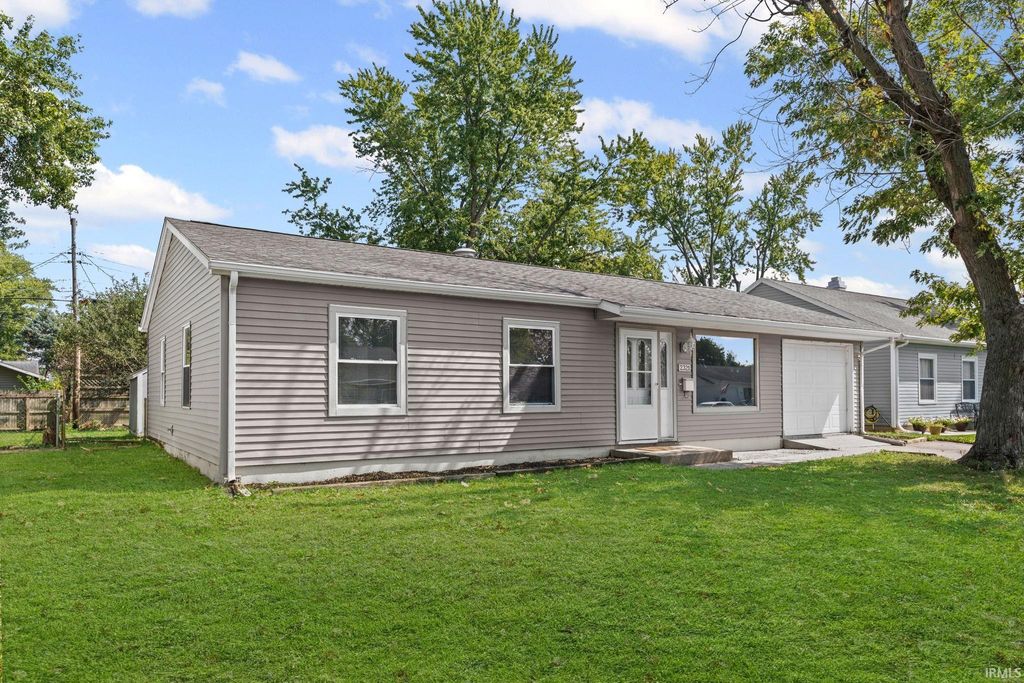 Photo of 2321 Manitoba Drive, Lafayette, IN 47909 (MLS # 202538043)