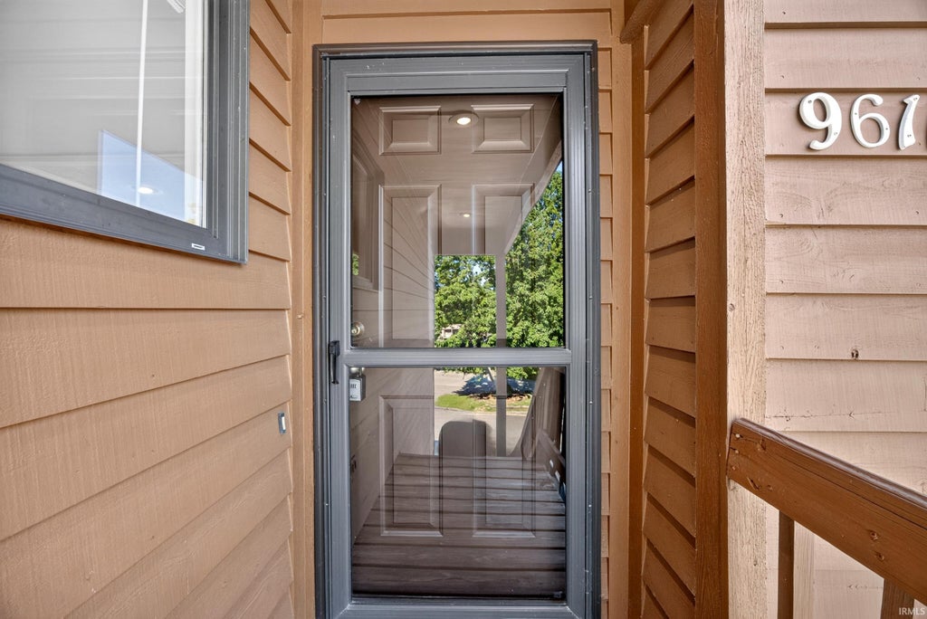 Photo of 9611 S Lake Ridge Drive #5, Bloomington, IN 47401 (MLS # 202631373)