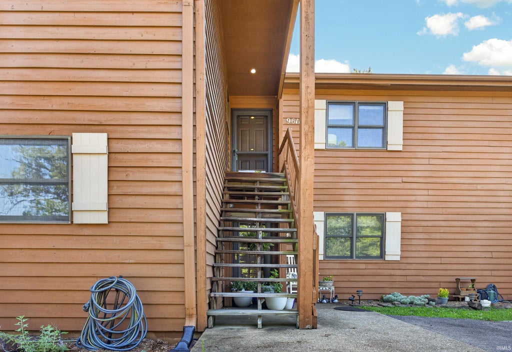 Photo of 9611 S Lake Ridge Drive #5, Bloomington, IN 47401 (MLS # 202631373)