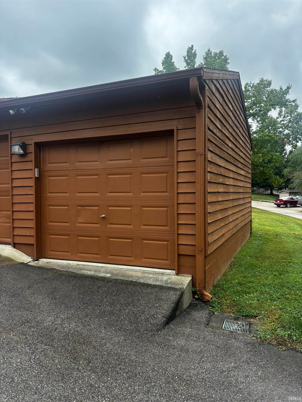 Photo of 9611 S Lake Ridge Drive #5, Bloomington, IN 47401 (MLS # 202631373)