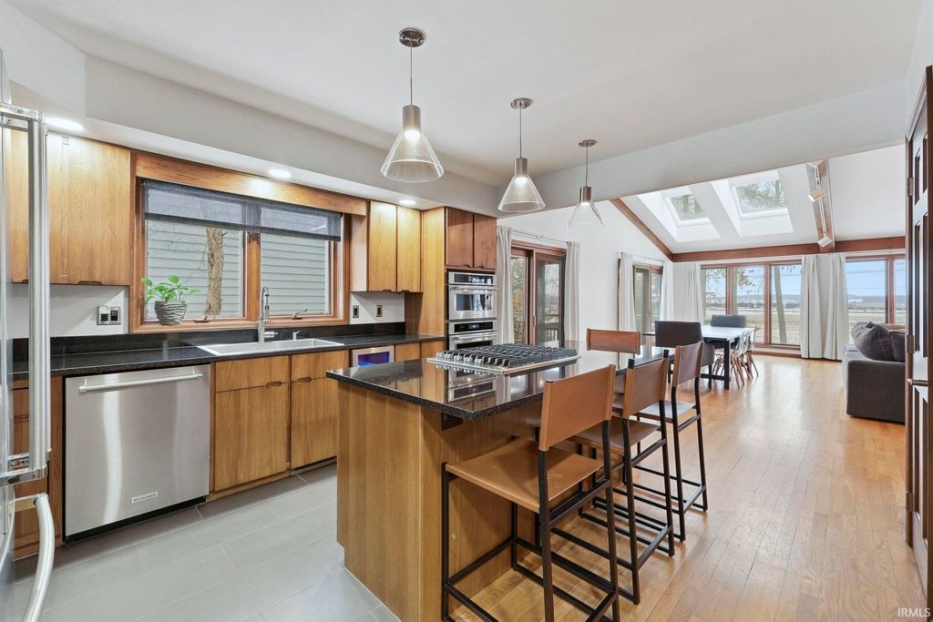 Photo of 6527 E Canal Pointe, Fort Wayne, IN 46804 (MLS # 202600387)