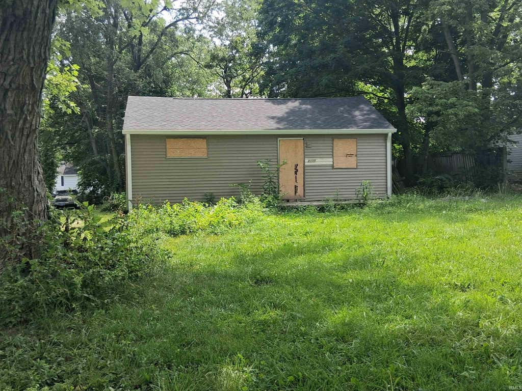 Photo of 2318 N Wolfe Street, Muncie, IN 47303 (MLS # 202627671)
