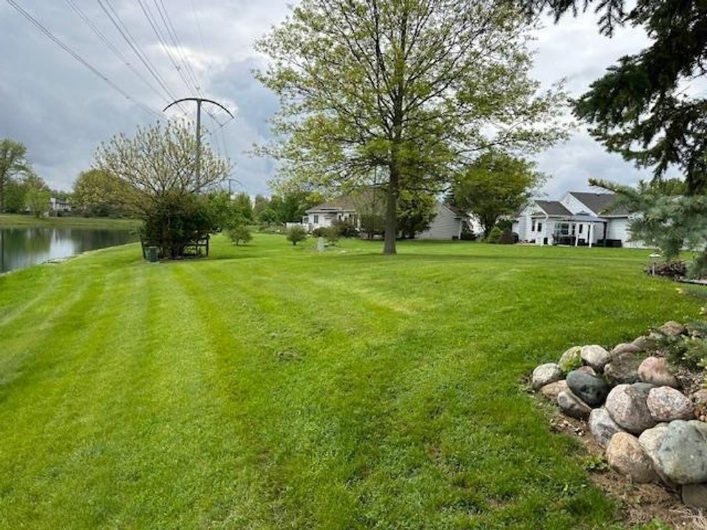 Photo of 9205 Olmston Drive, Fort Wayne, IN 46825 (MLS # 202615868)
