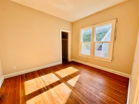 Tiny photo for 706 Madison Avenue, Evansville, IN 47713 (MLS # 202618699)