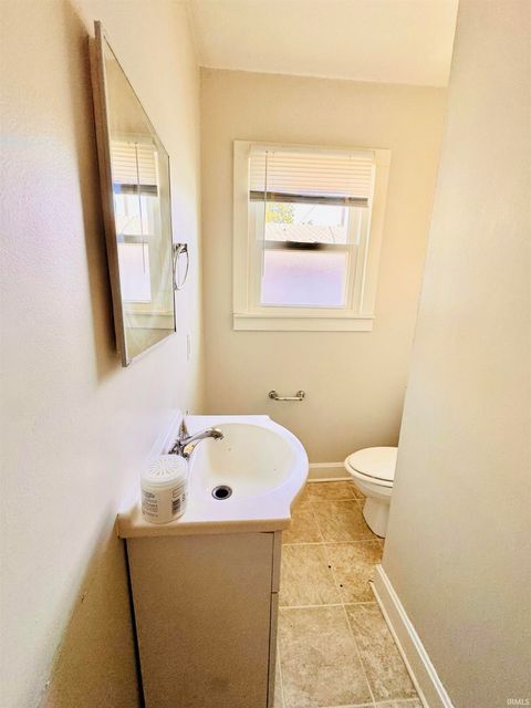 Tiny photo for 706 Madison Avenue, Evansville, IN 47713 (MLS # 202618699)