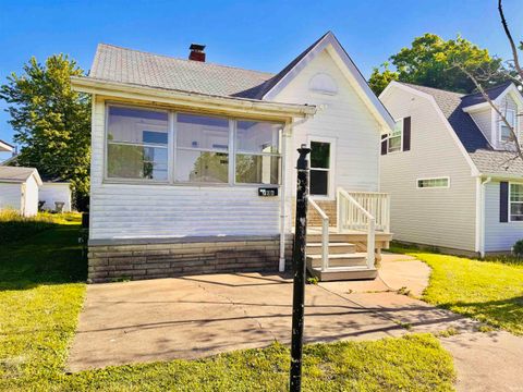 Tiny photo for 706 Madison Avenue, Evansville, IN 47713 (MLS # 202618699)