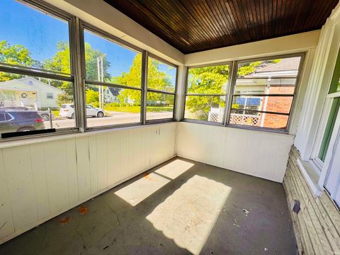 Tiny photo for 706 Madison Avenue, Evansville, IN 47713 (MLS # 202618699)