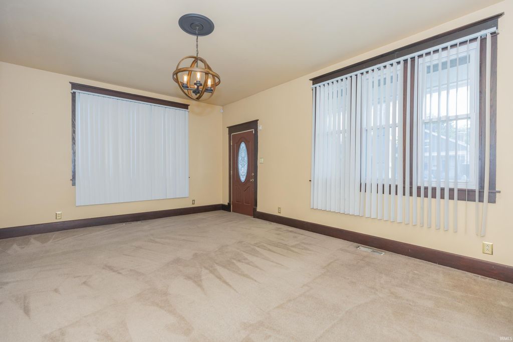 Photo of 1205 S Kentucky Avenue, Evansville, IN 47714 (MLS # 202619517)